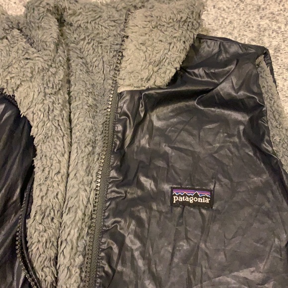 Patagonia Fuzzy Reversible Vest - Picture 6 of 7